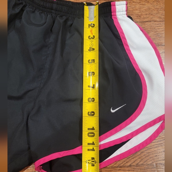 Nike Women Dri-Fit Short w/built in brief quick dri Size S - Picture 6 of 10